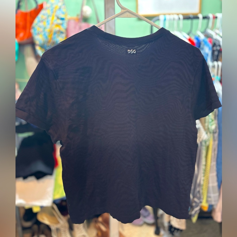 DSG Essential Black Tee - Picture 4 of 4